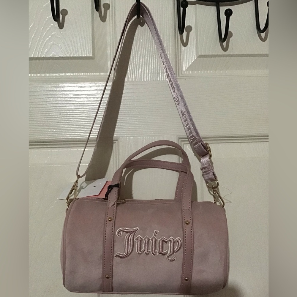 Juicy Couture Queen Of Everything Mini Barrel color: Dusty Blush